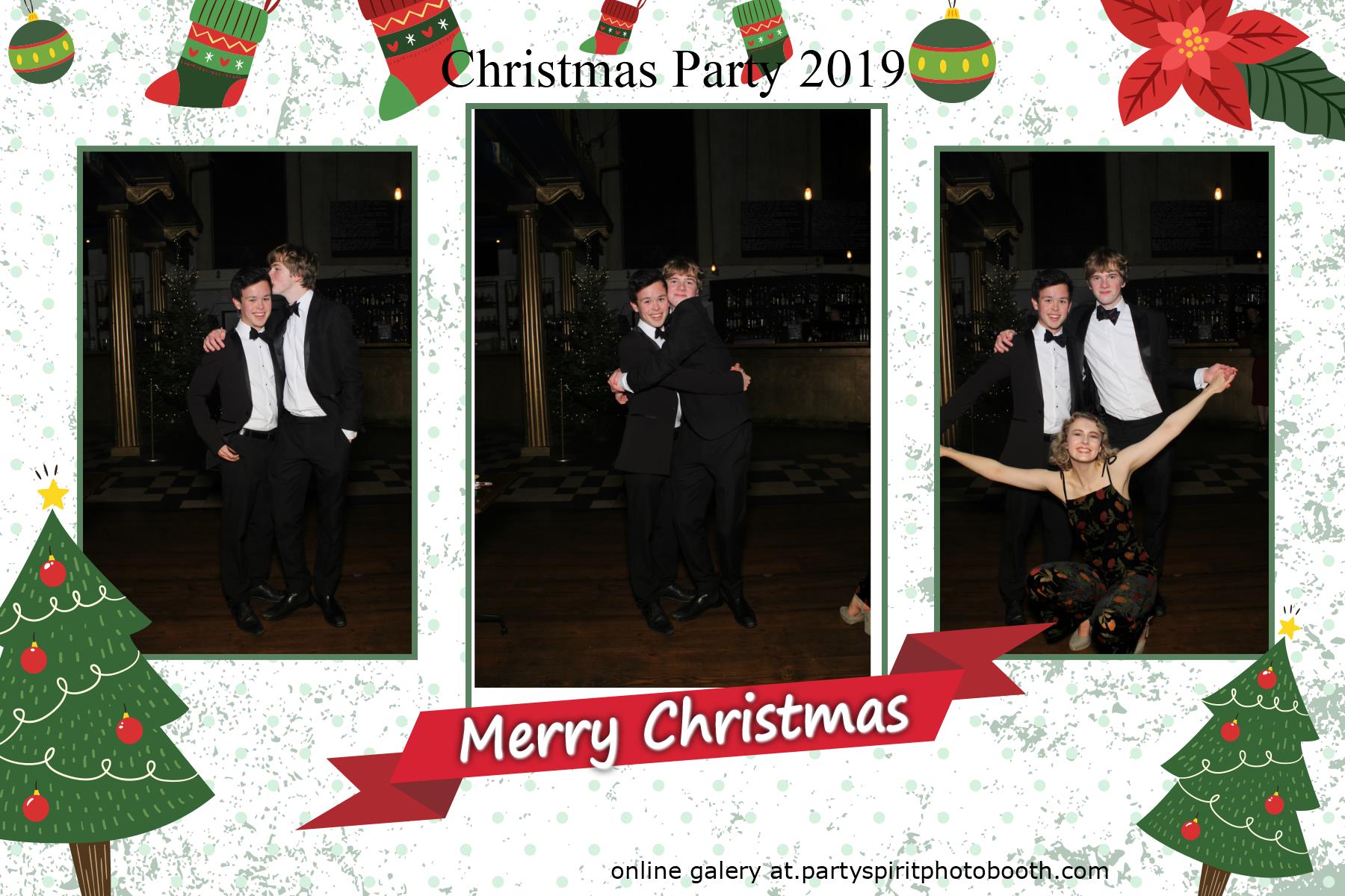 Christmas Party | View more photos from the event at gallery.partyspiritphotobooth.com/u/PartySpiritPhotoBooth/Christmas-Party-0
